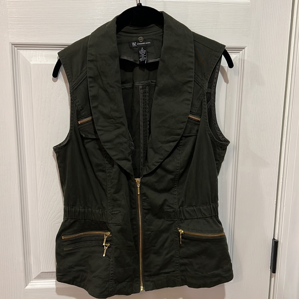 INC zip-up vest size Medium
